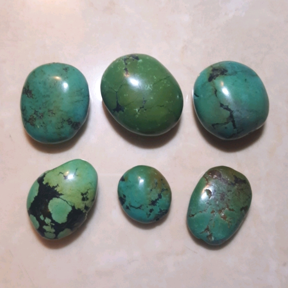 6 drilled real turquoise beads